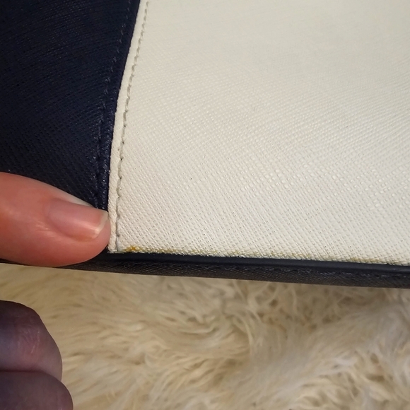 Michael Kors Saffiano Jet Set Summer Tote - Picture 9 of 15